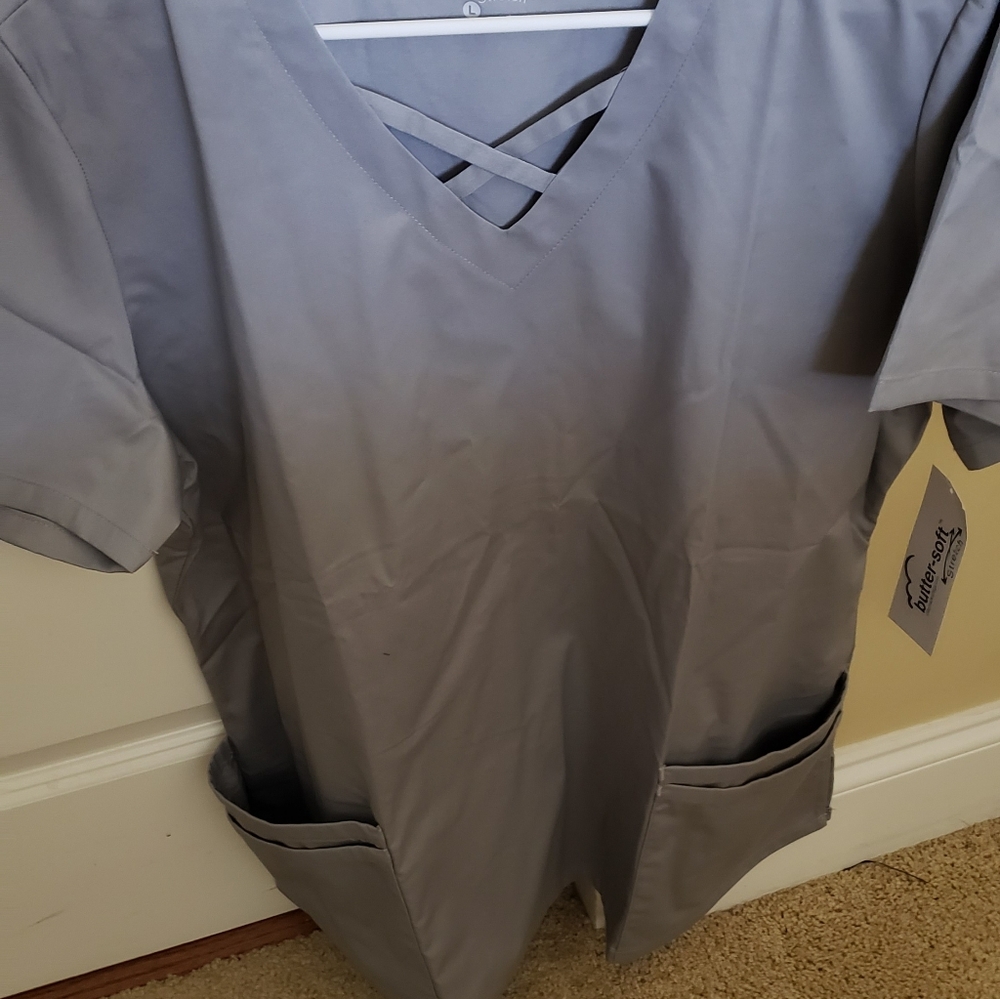Womans Butter Soft scrub top with tags